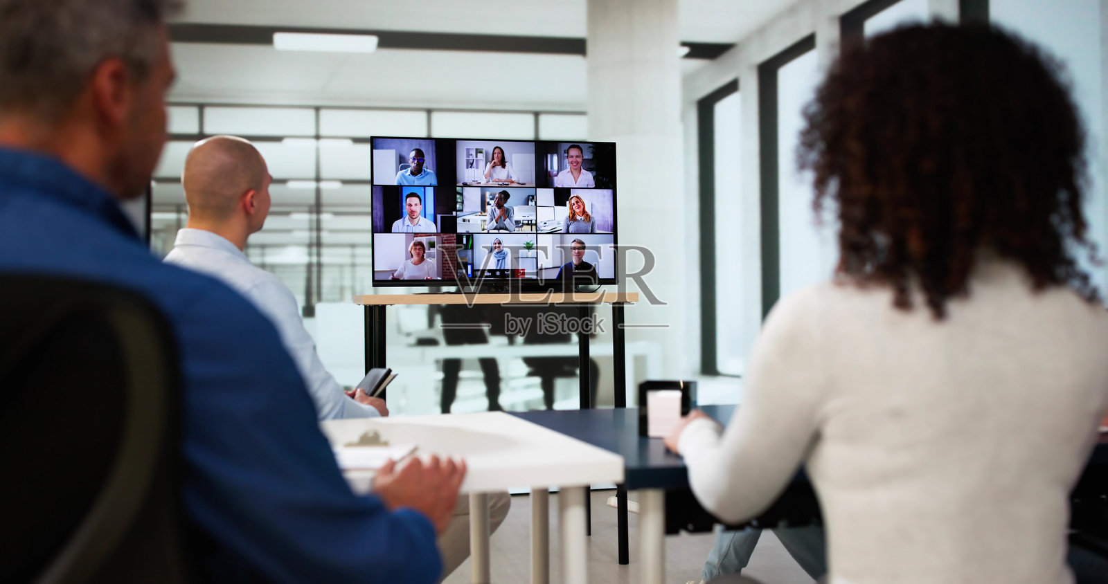 在线视频会议通话照片摄影图片