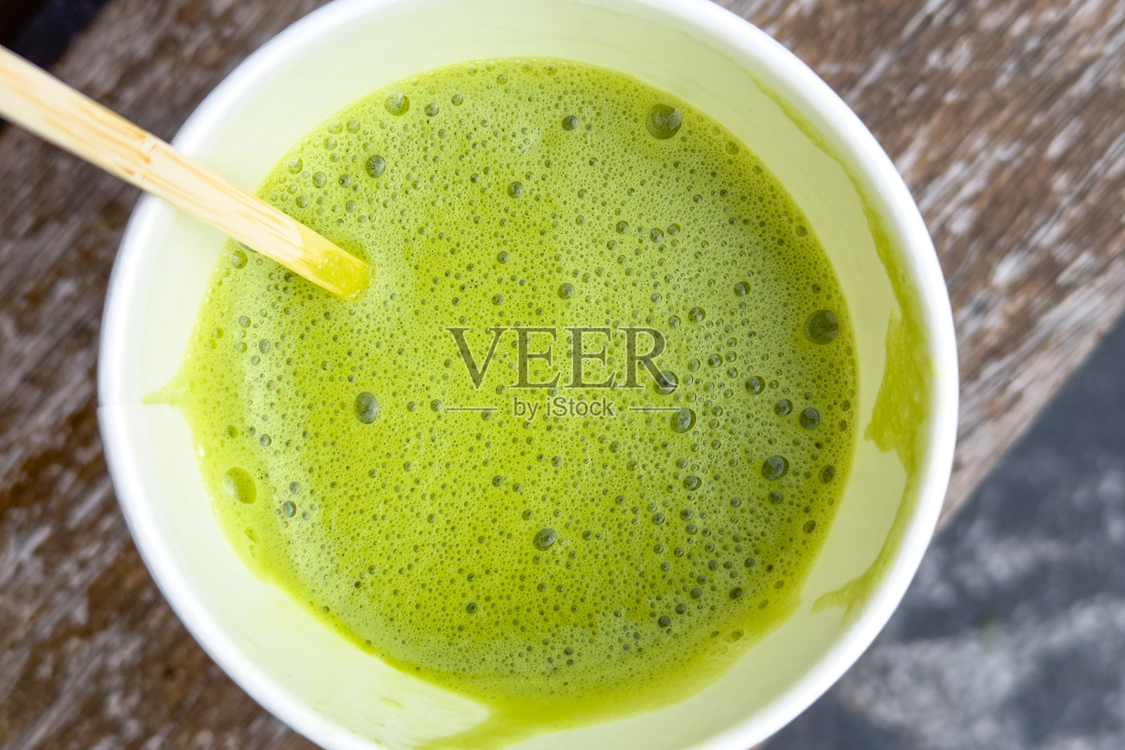 日本抹茶饮料与杏仁奶的特写镜头照片摄影图片