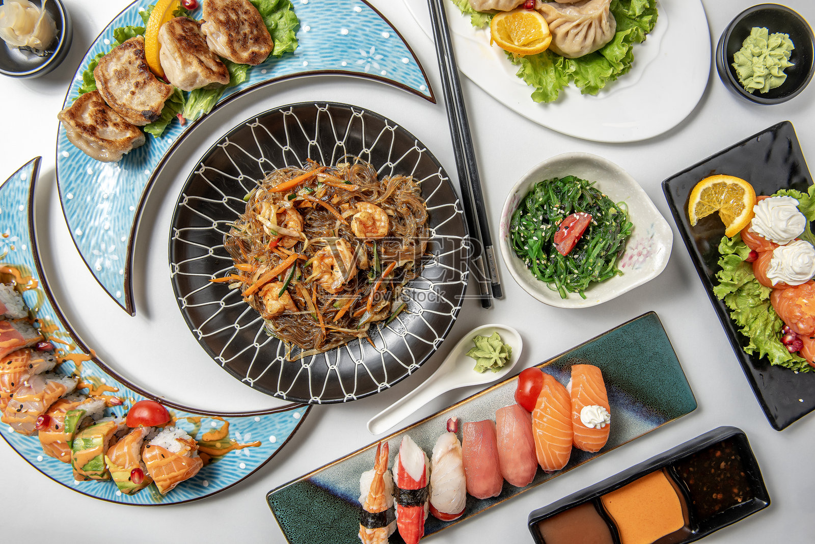 从上方俯瞰的亚洲美食组合照片摄影图片