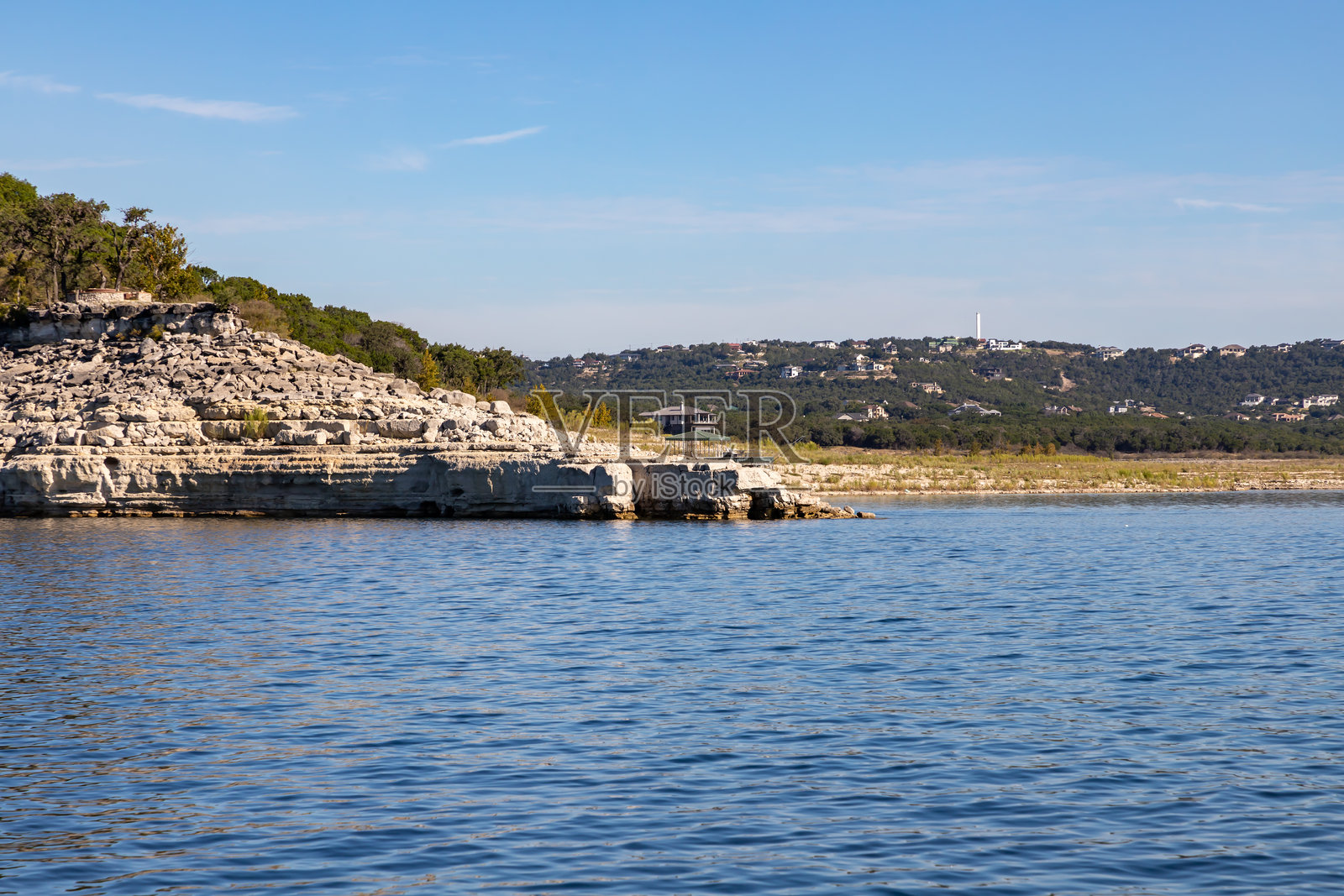 科罗拉多河周围的房屋照片摄影图片