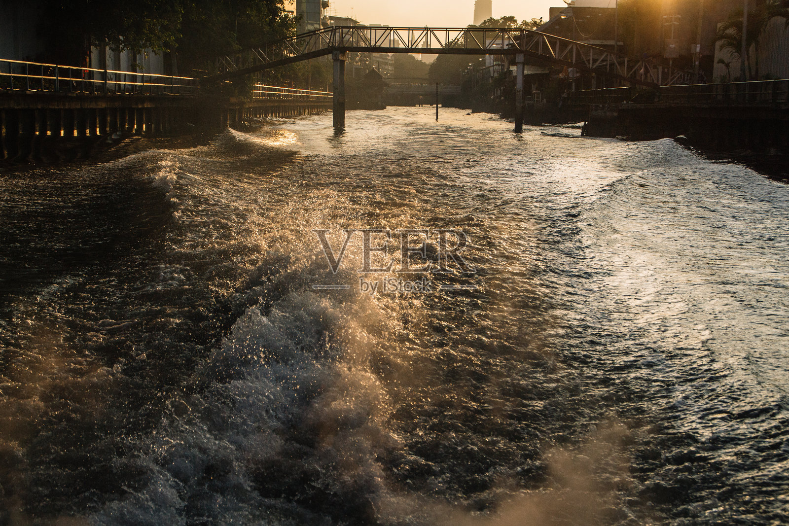 曼谷的河流照片摄影图片