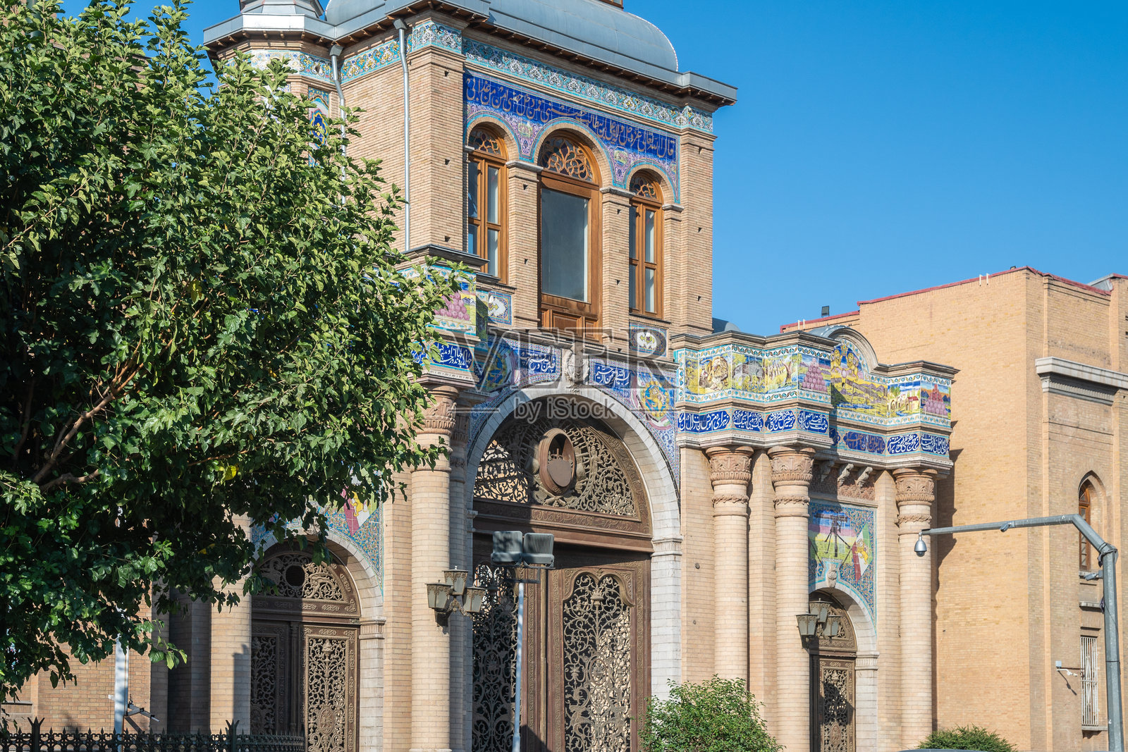 伊朗德黑兰繁忙的城市街道照片摄影图片
