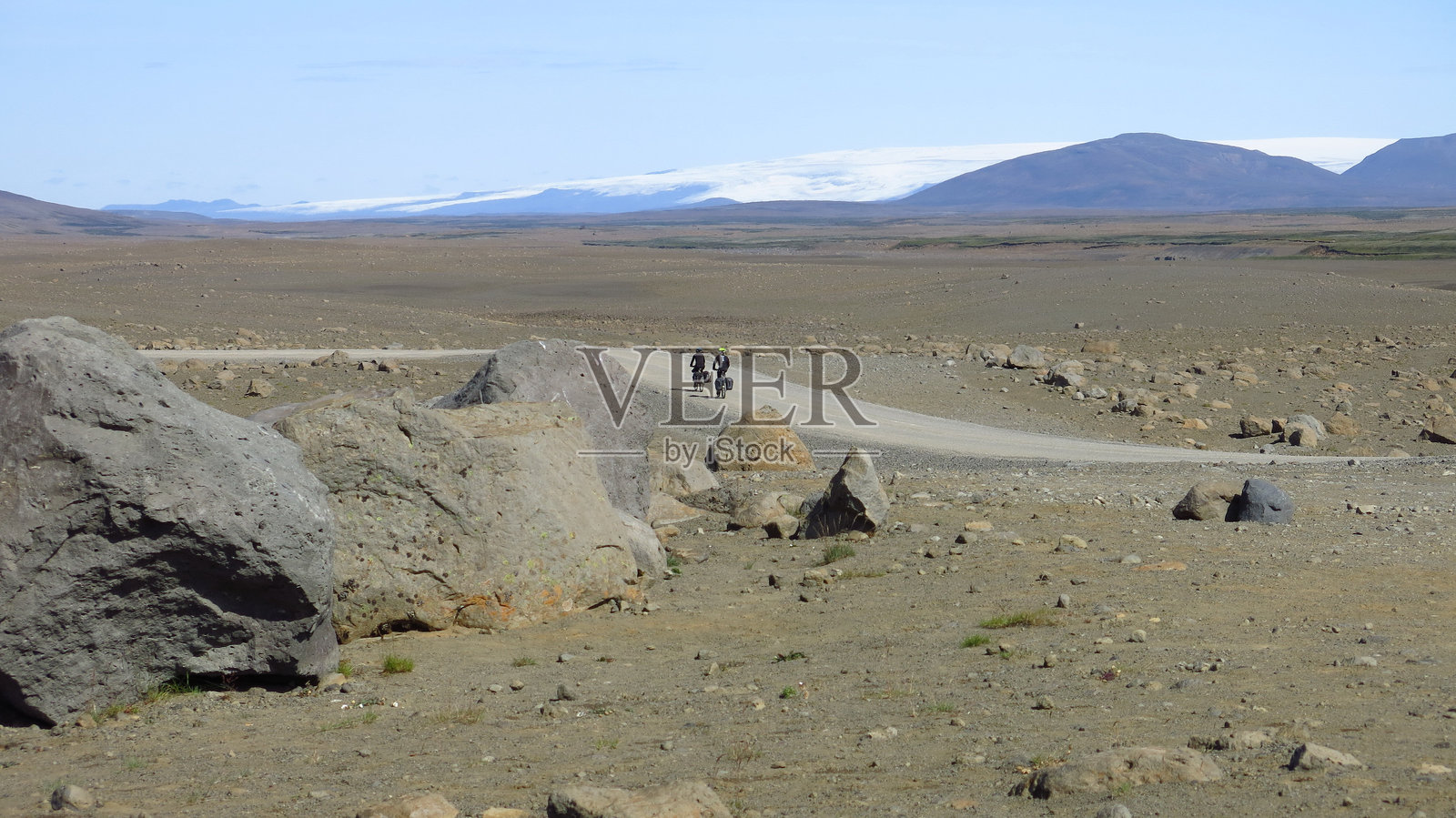 在F-35高速公路上骑自行车照片摄影图片