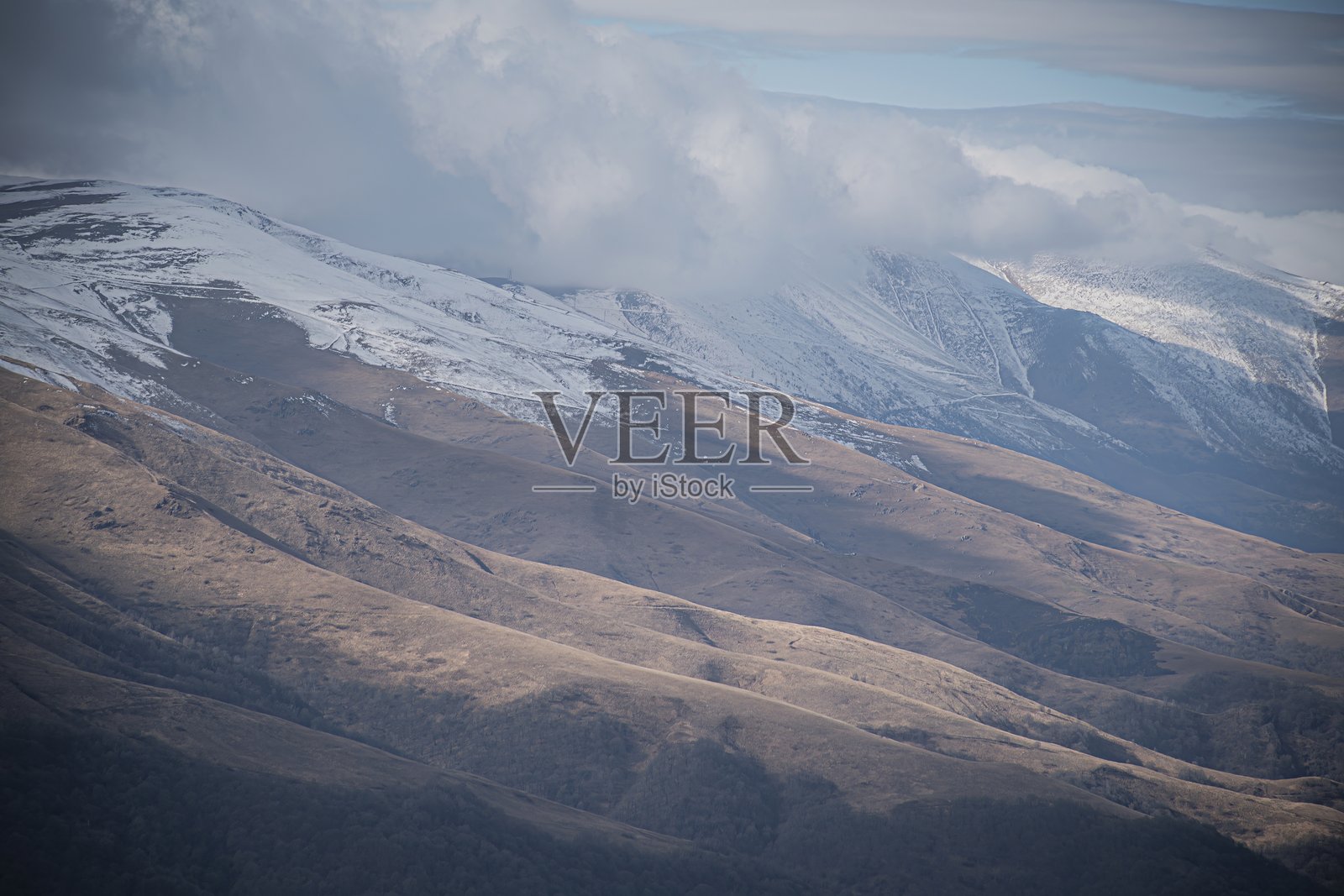 秋天美丽的山脉照片摄影图片