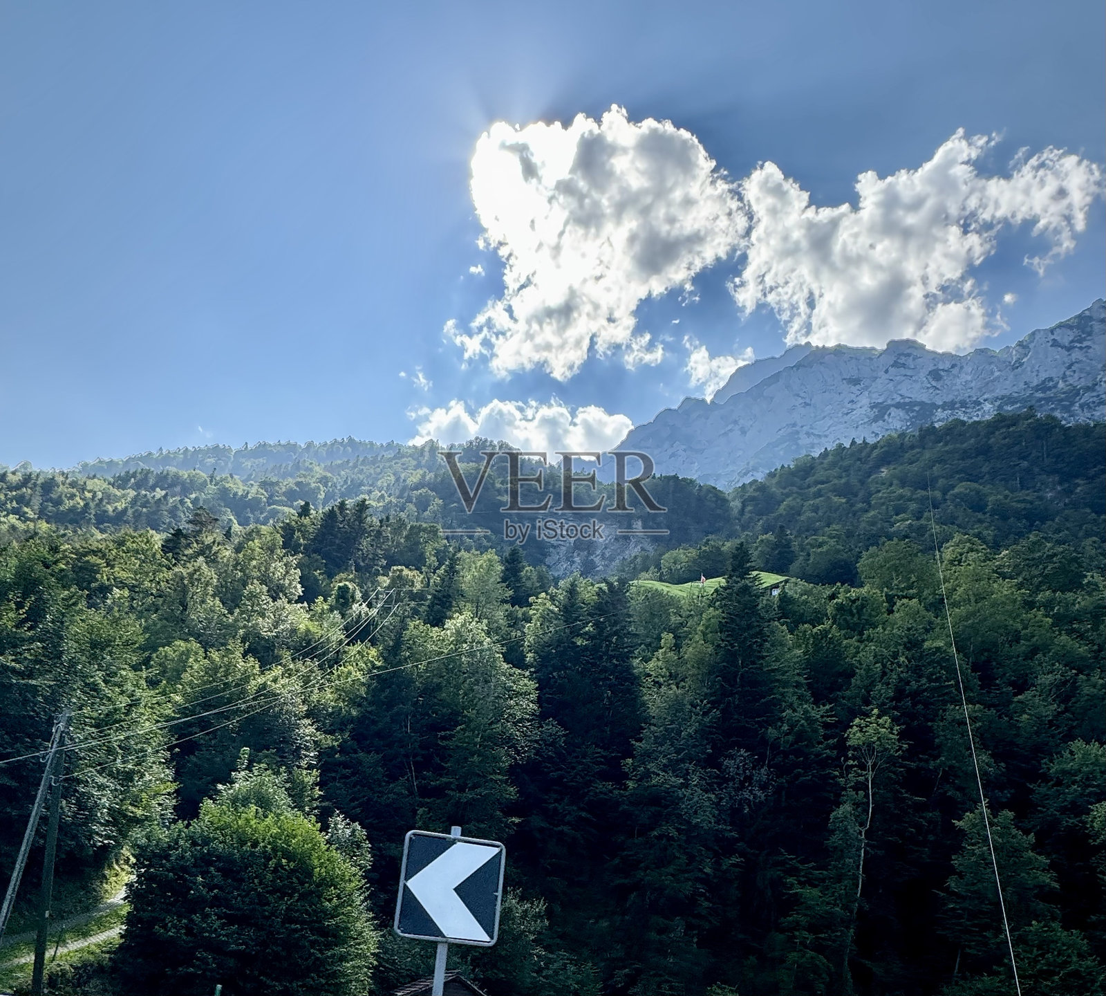 穿越美丽瑞士的公路旅行照片摄影图片