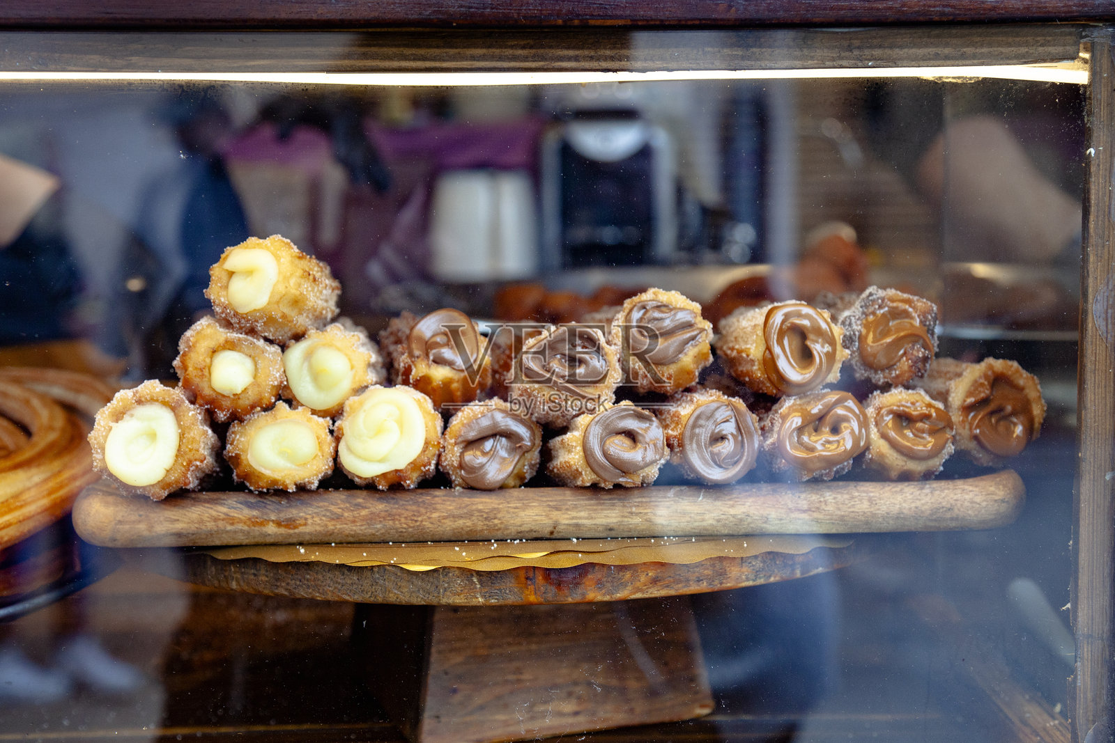 油条摊位照片摄影图片