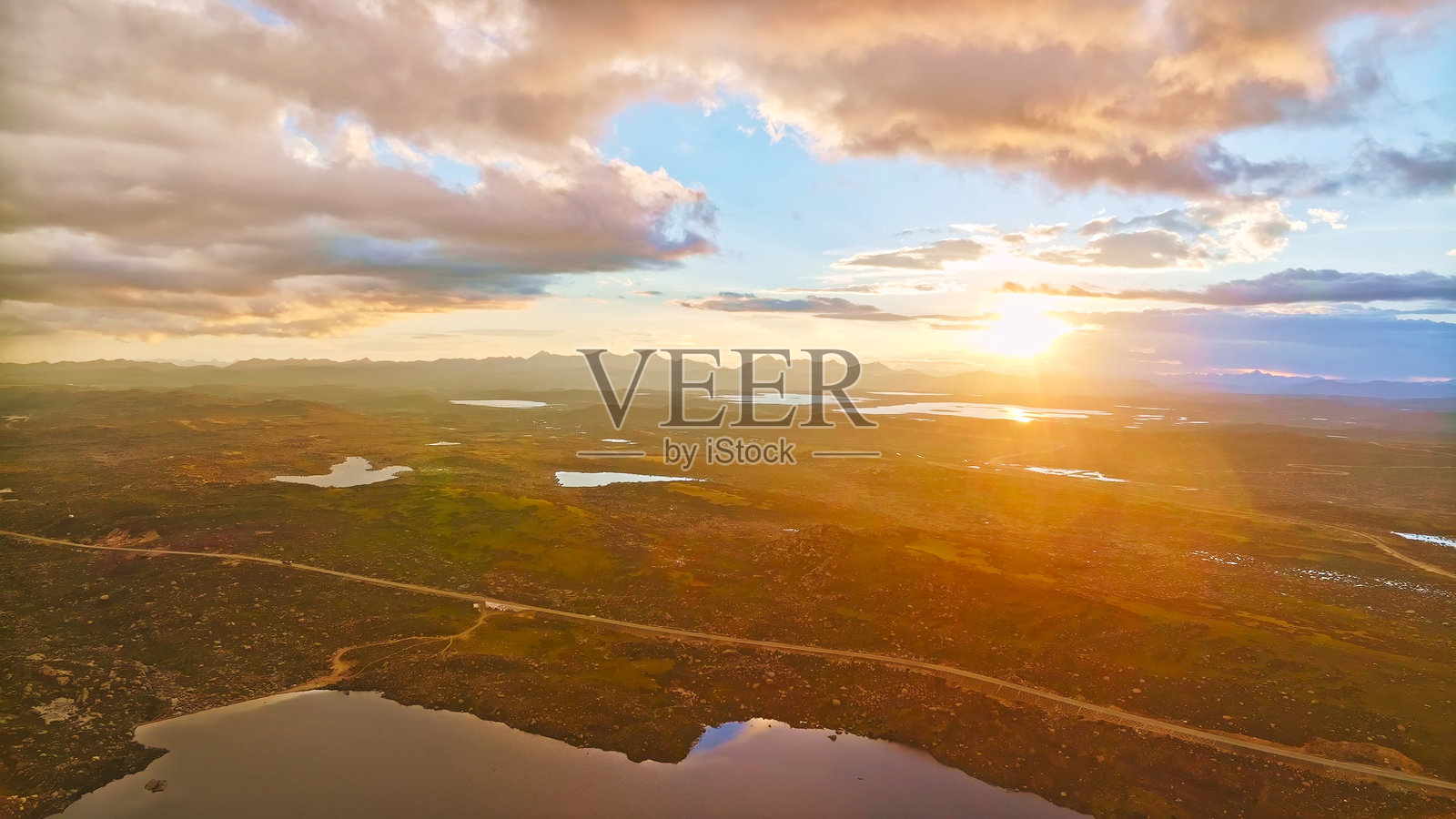西藏自治区甘孜州道孚县夏如措,四川西部,四川,中国,亚洲。照片摄影图片