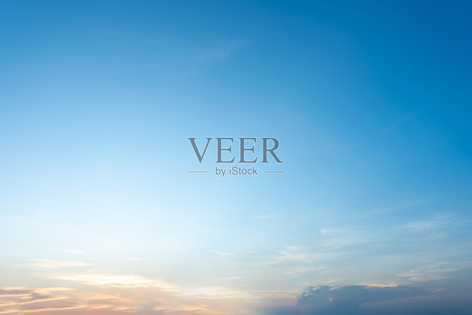 宁静的日落天空蓝橙色云彩背景照片摄影图片