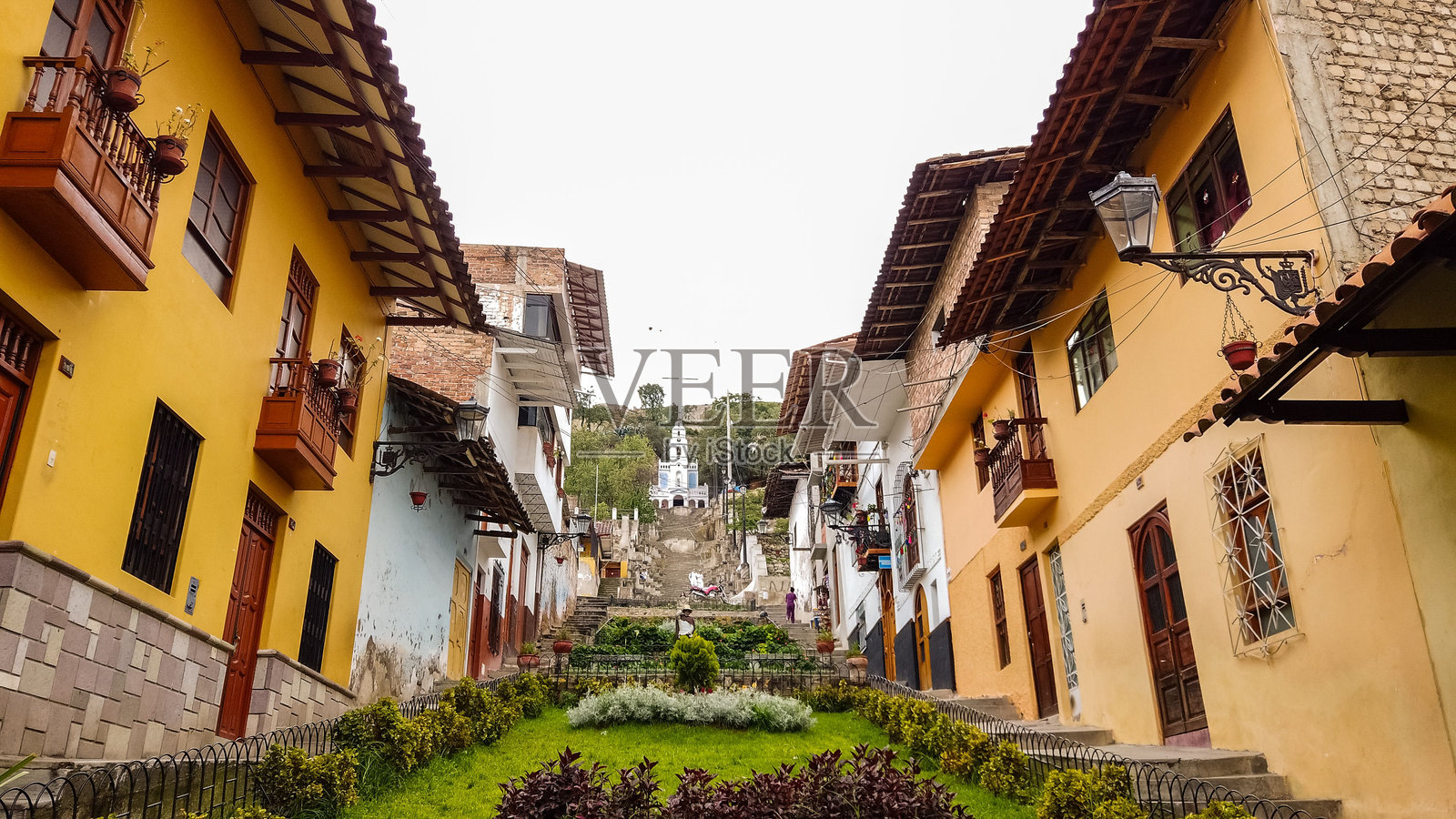秘鲁卡哈马卡的殖民街道照片摄影图片