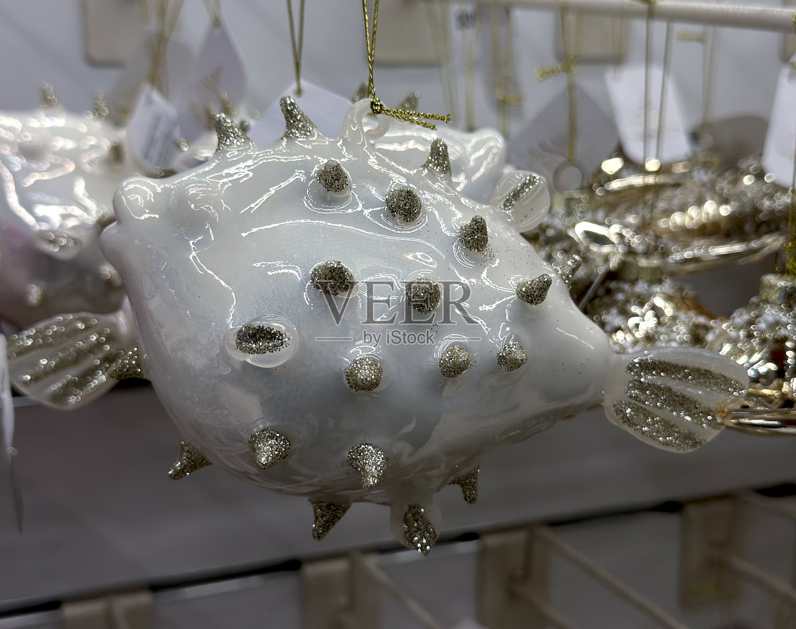 新年鱼形玩具照片摄影图片