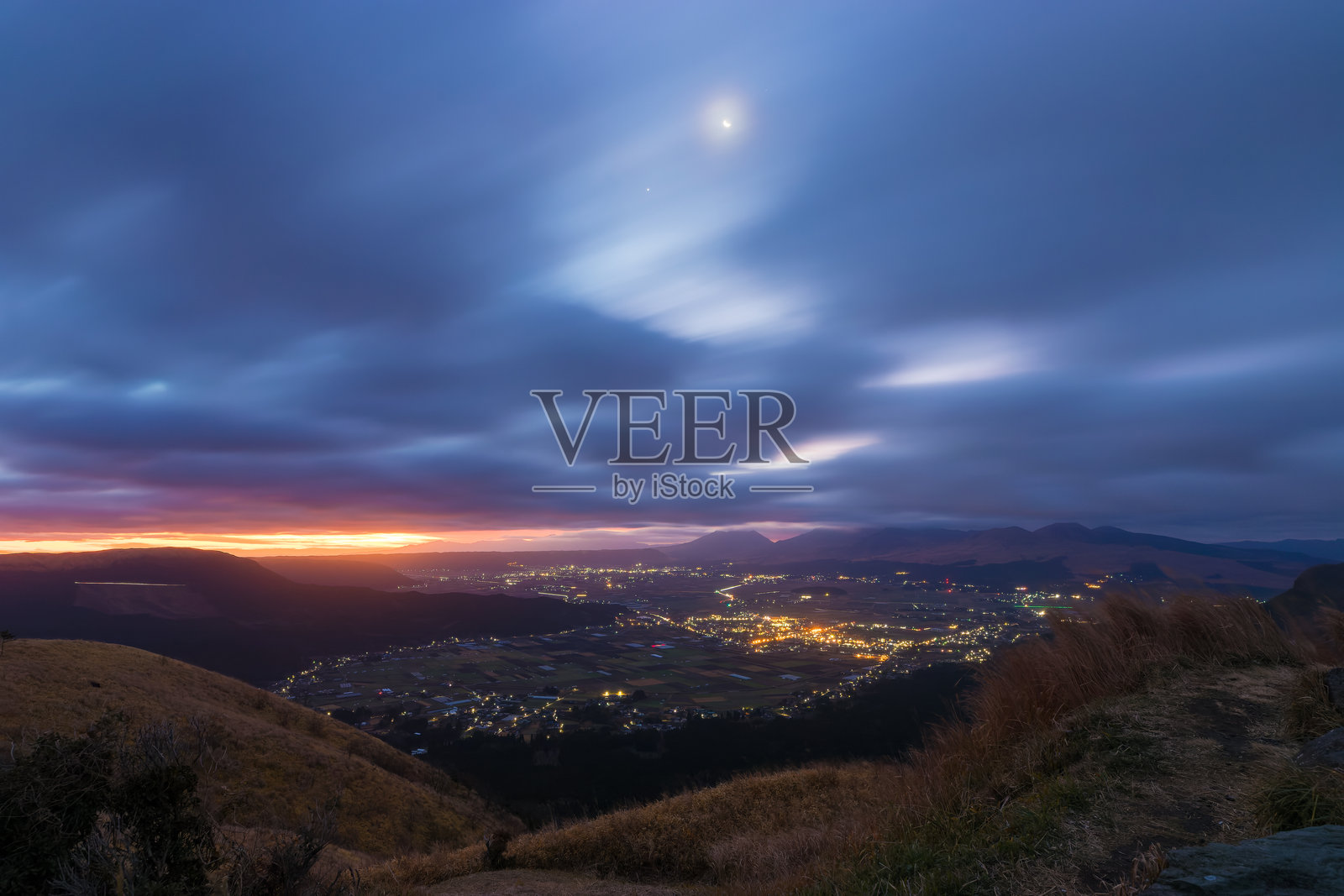 阿苏的黎明与夜景照片摄影图片