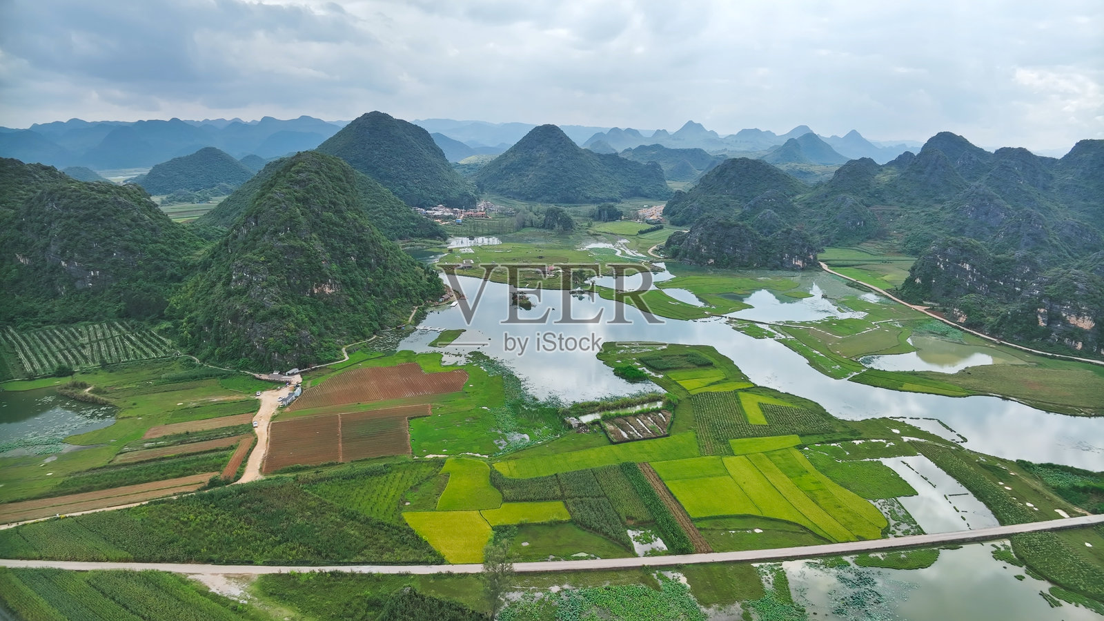 喀斯特地貌,普者黑,丘北县,文山壮族苗族自治州,云南省,中国,亚洲。照片摄影图片