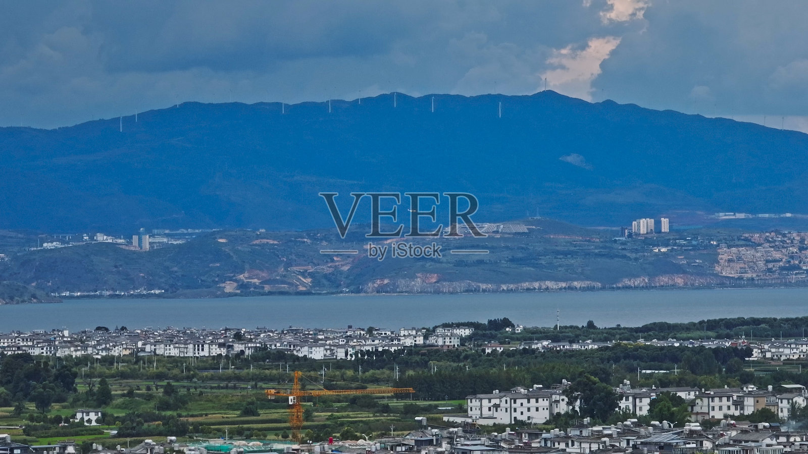 大理古城,云南,中国,亚洲。苍山和洱海。照片摄影图片