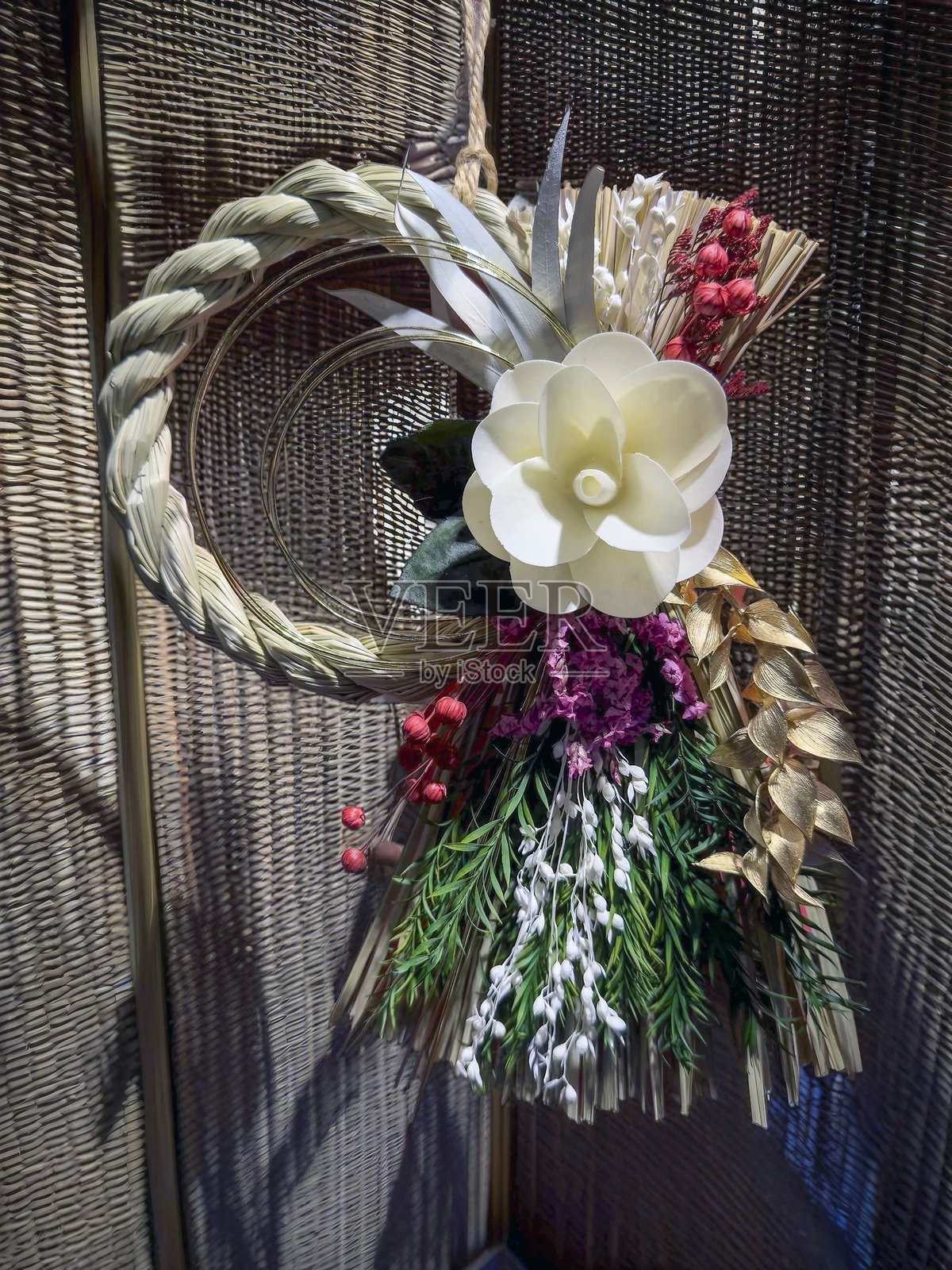 传统的注连绳带来好运照片摄影图片