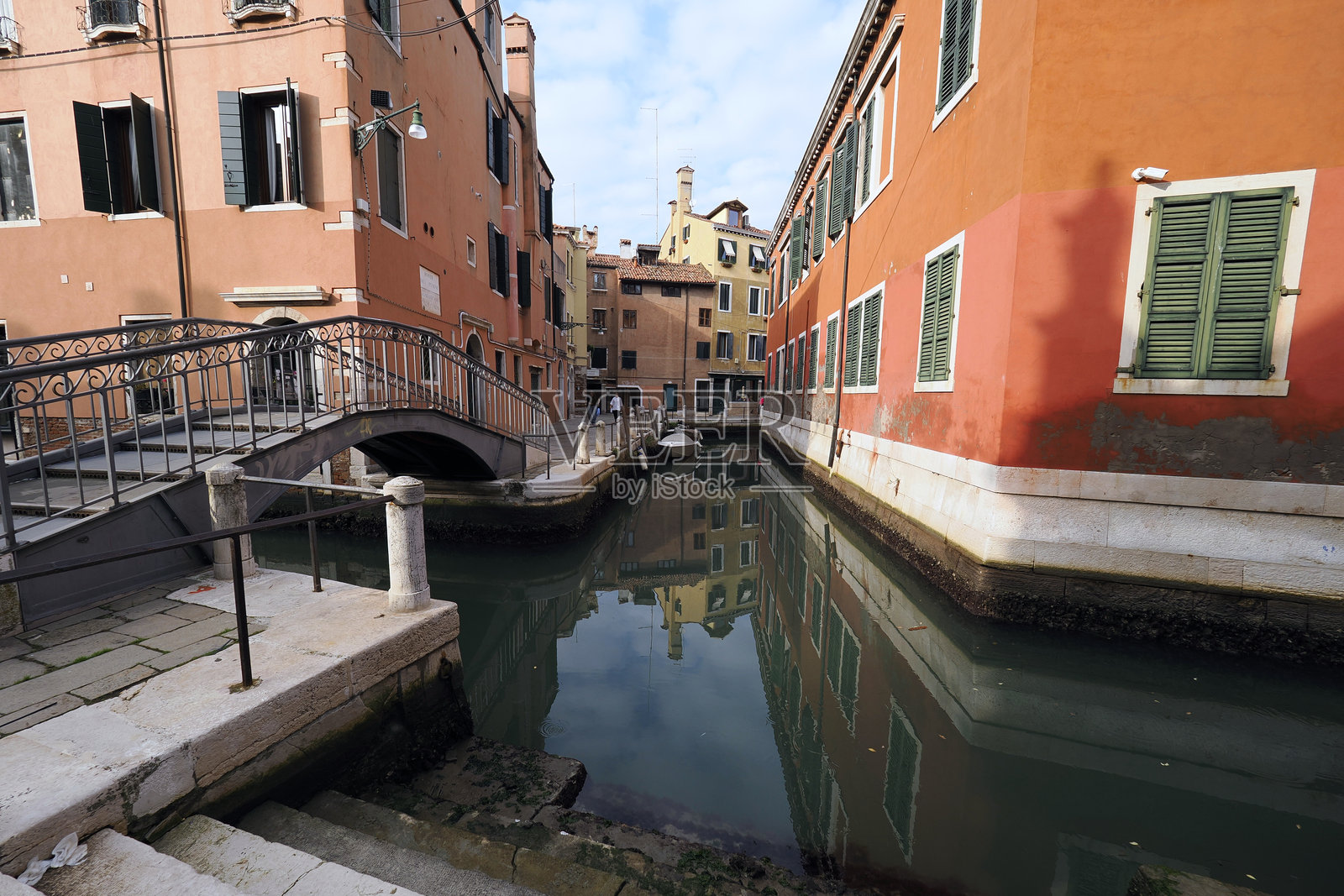 威尼斯的运河和迷人的小巷是游客的天堂照片摄影图片