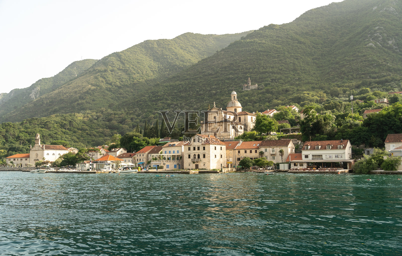 科托尔湾,也被称为博卡,受欢迎的巴尔干海岸线景观照片摄影图片