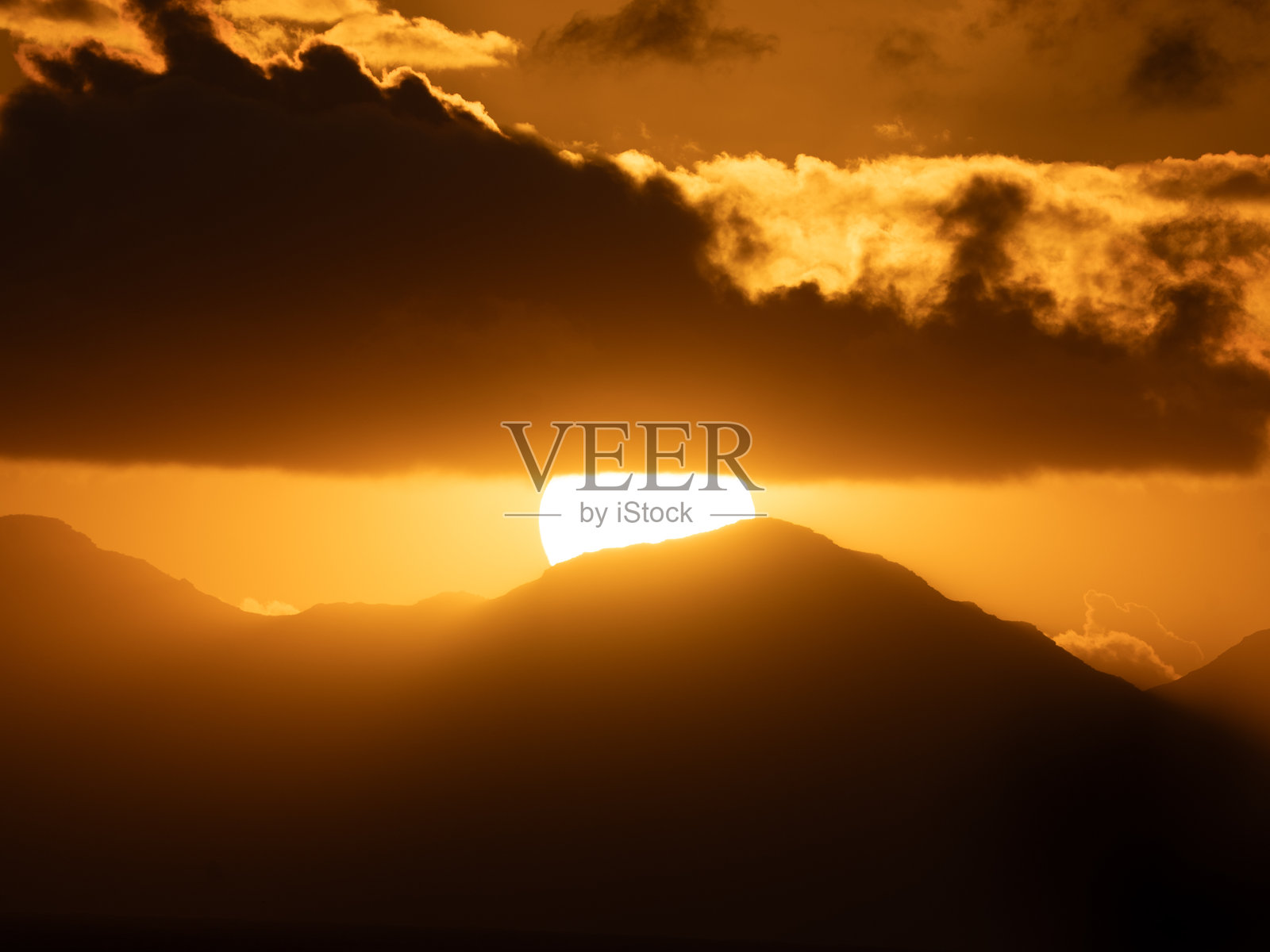 开普敦桌山背后的日落远摄照片照片摄影图片