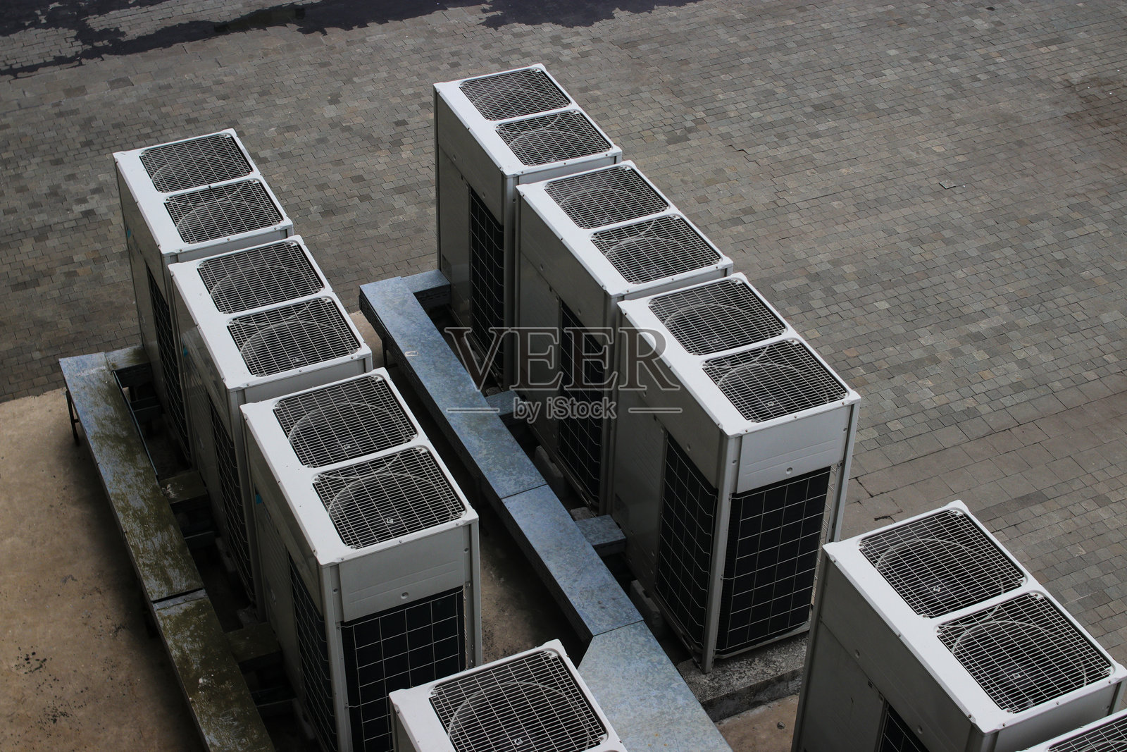 屋顶暖通空调系统(供暖、通风和空调系统)照片摄影图片