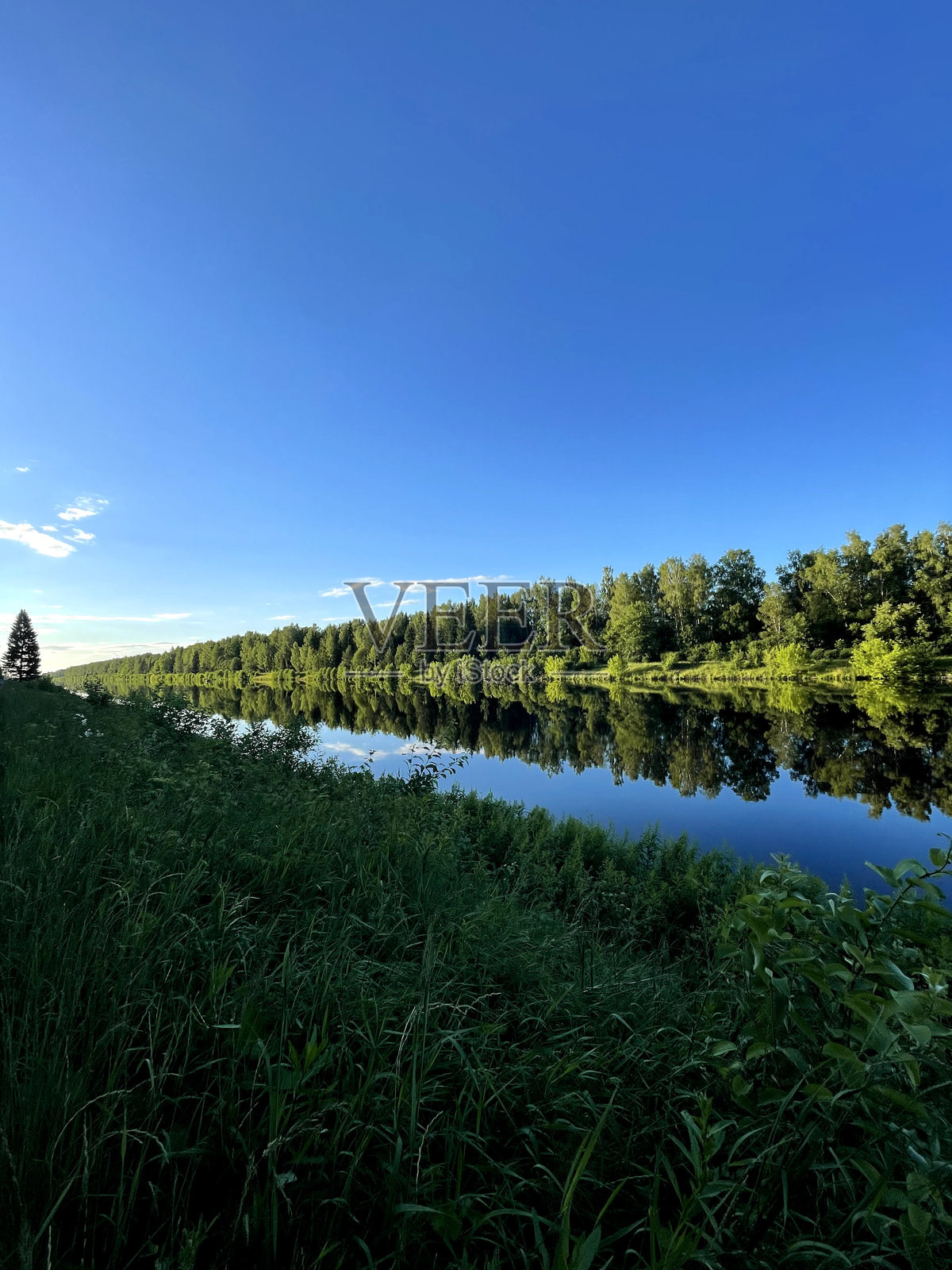 宁静的湖泊倒影照片摄影图片