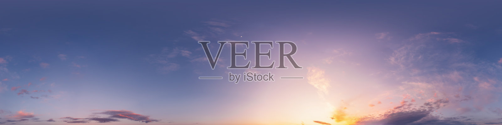 明亮的日落天空全景,闪耀着红色和粉色的积云。HDR 360无缝球形全景。3D天空穹顶或天顶,适用于无人机全景的天空替换。气候和天气变化。照片摄影图片