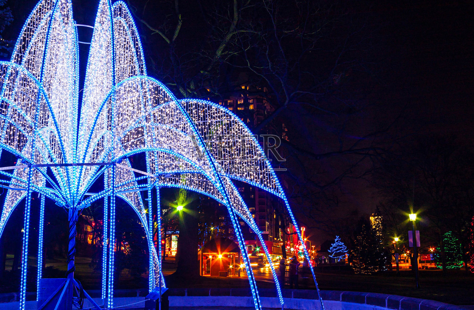 灯光节上的多彩结构照片摄影图片