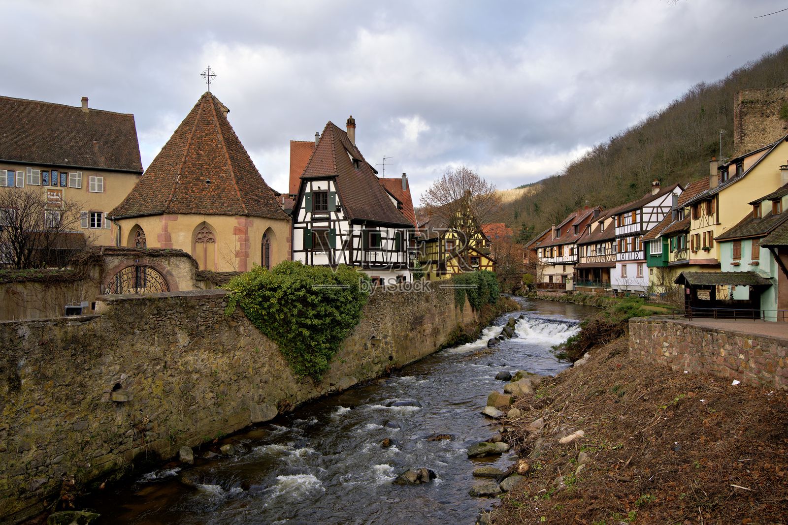 法国阿尔萨斯迷人的中世纪村庄。照片摄影图片