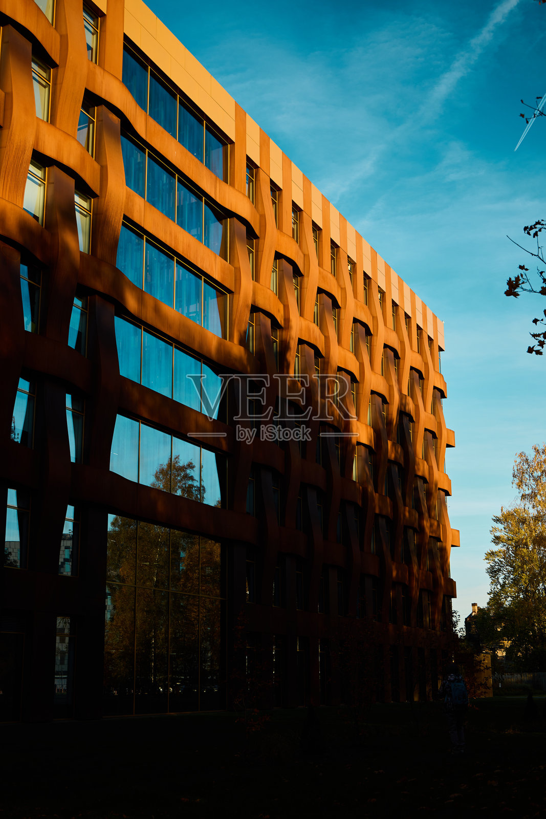 探索现代建筑设计,展现生动引人注目的外立面照片摄影图片