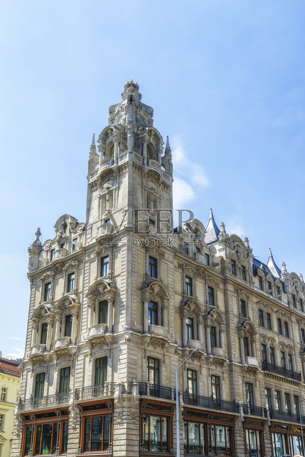 匈牙利布达佩斯的住宅建筑照片摄影图片