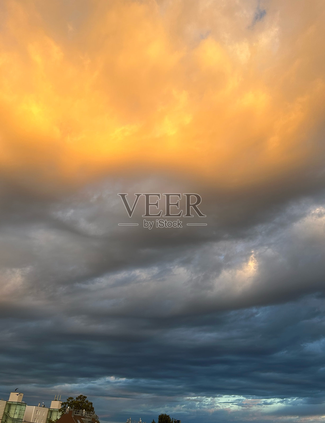 日落时分天空和云彩的美丽景观照片摄影图片