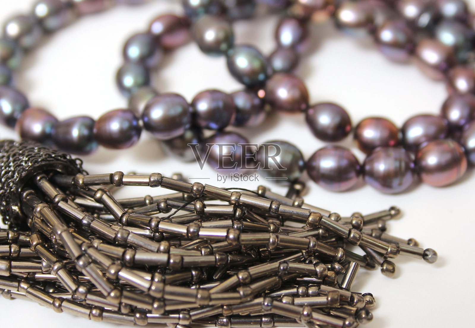 破损的珠宝用于制作新项链照片摄影图片