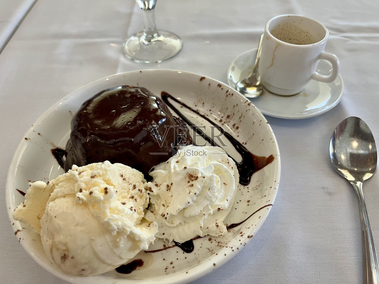 熔岩蛋糕照片摄影图片