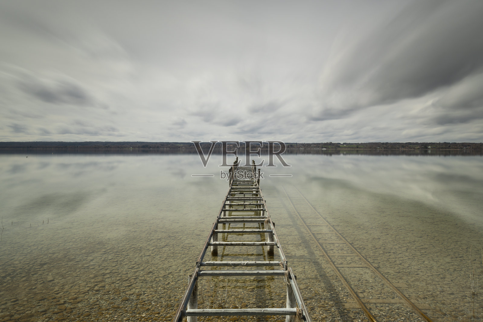 德国巴伐利亚阿默湖的旧滑道照片摄影图片