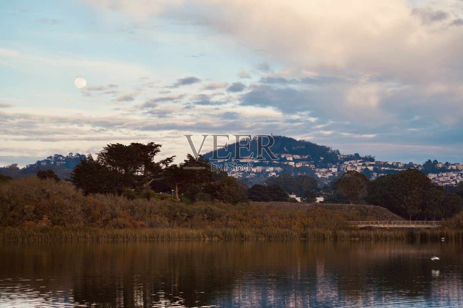 梅塞德湖照片摄影图片