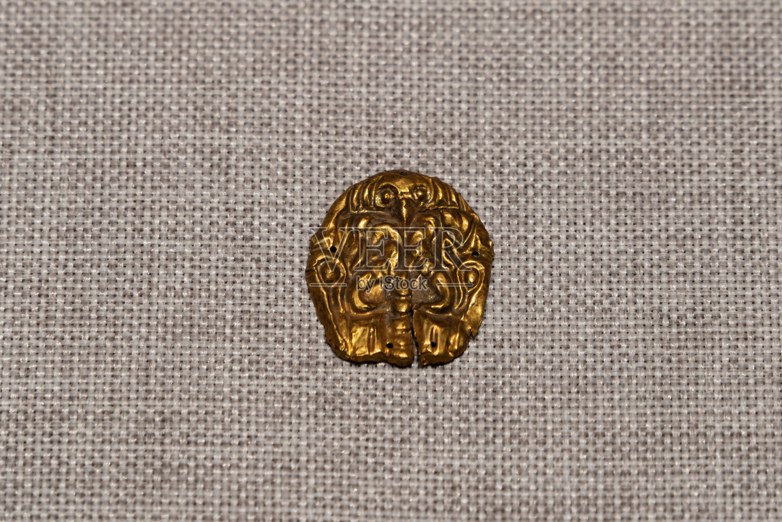 羊群图案金色牌匾照片摄影图片