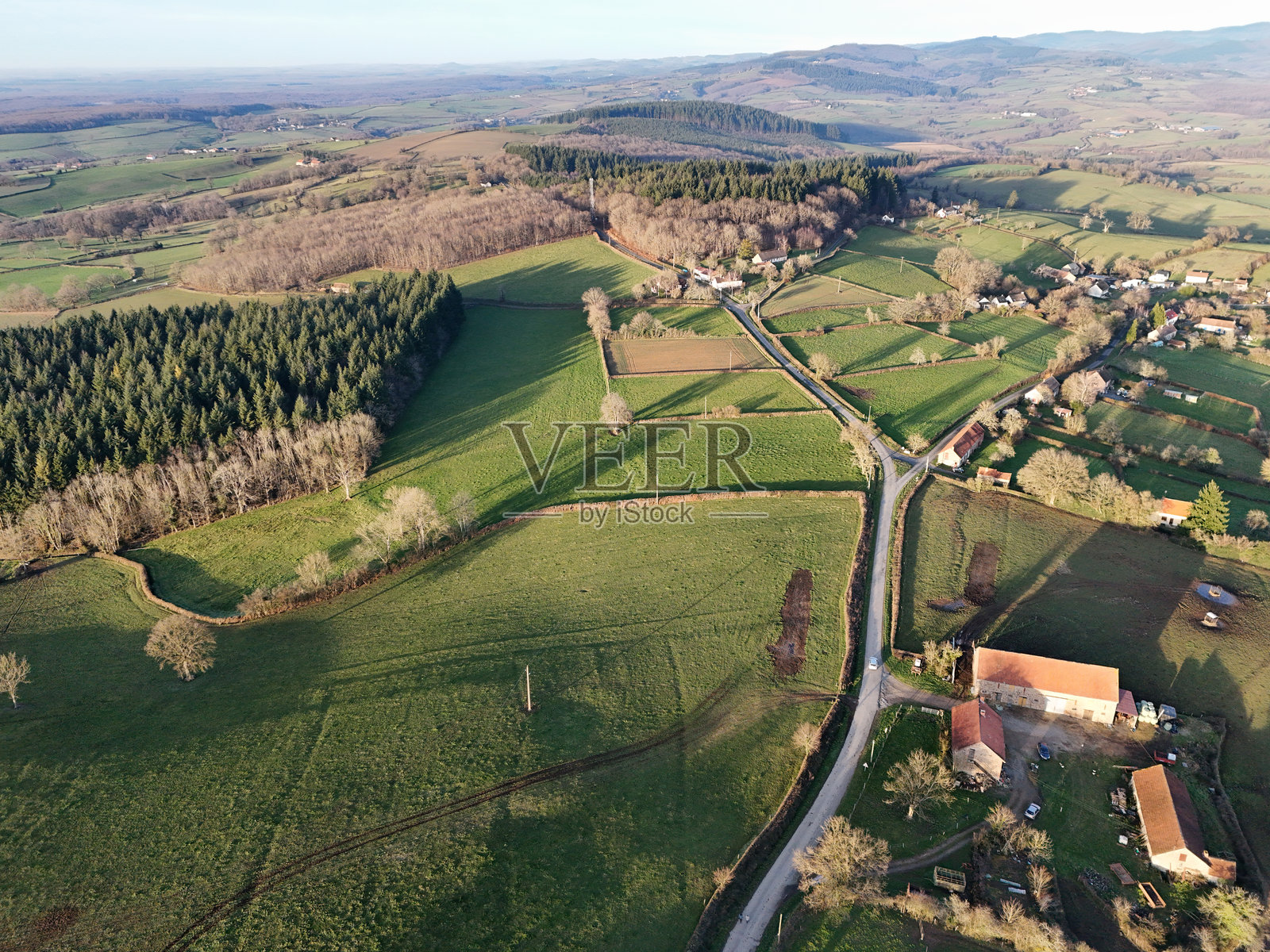 农田和农场的鸟瞰图照片摄影图片
