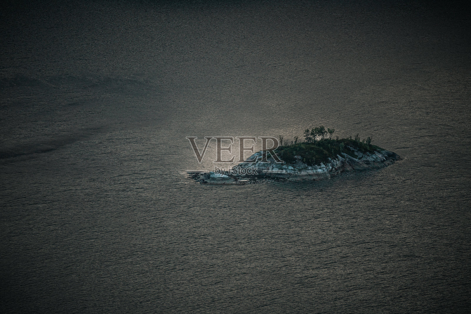 挪威的宁静岛屿照片摄影图片