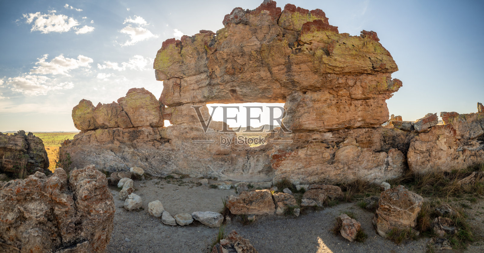 马达加斯加岛的风景,中部高地伊萨洛国家公园,伊萨洛之窗照片摄影图片