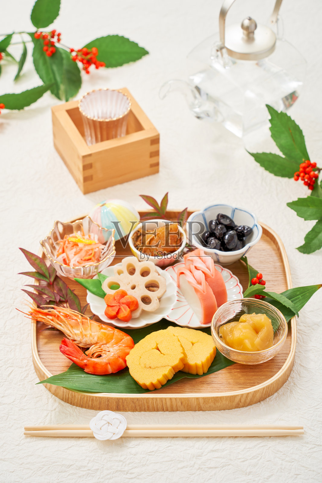 优雅的一盘御节料理 - 新年日本美食拼盘照片摄影图片