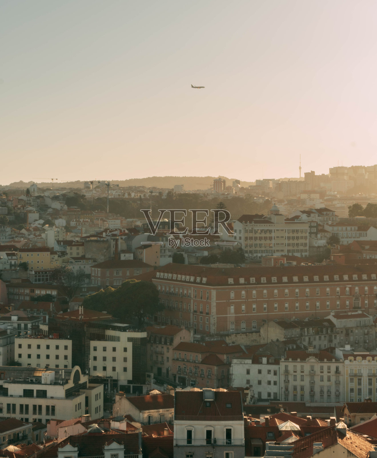 日落时分高角度俯瞰城镇景观照片摄影图片