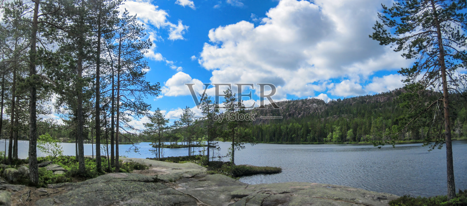 瑞典高海岸步道的湖景照片摄影图片