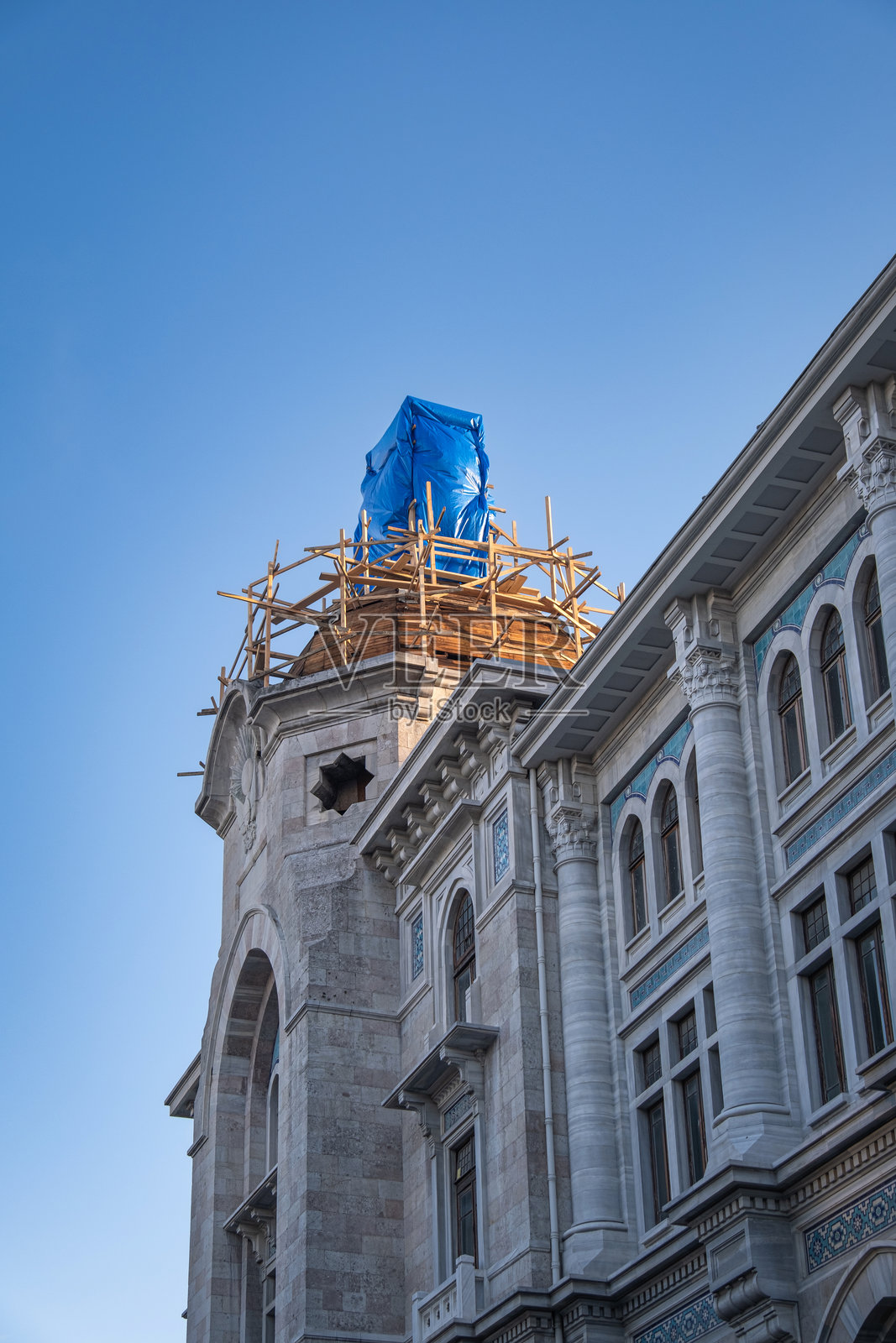 历史建筑中的修复工作。PTT大楼,伊斯坦布尔,土耳其。照片摄影图片