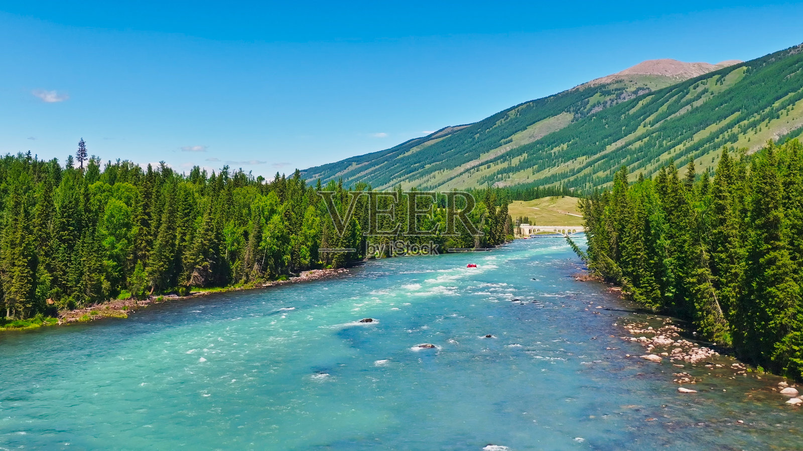 喀纳斯河,喀纳斯风景区,布尔津县,阿勒泰地区,新疆,中国,亚洲。照片摄影图片