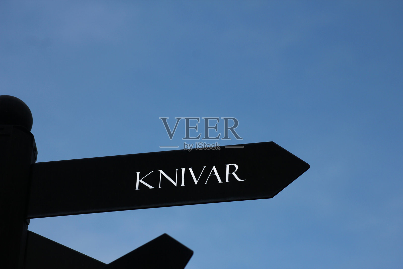 一块写着“刀具”的标志照片摄影图片