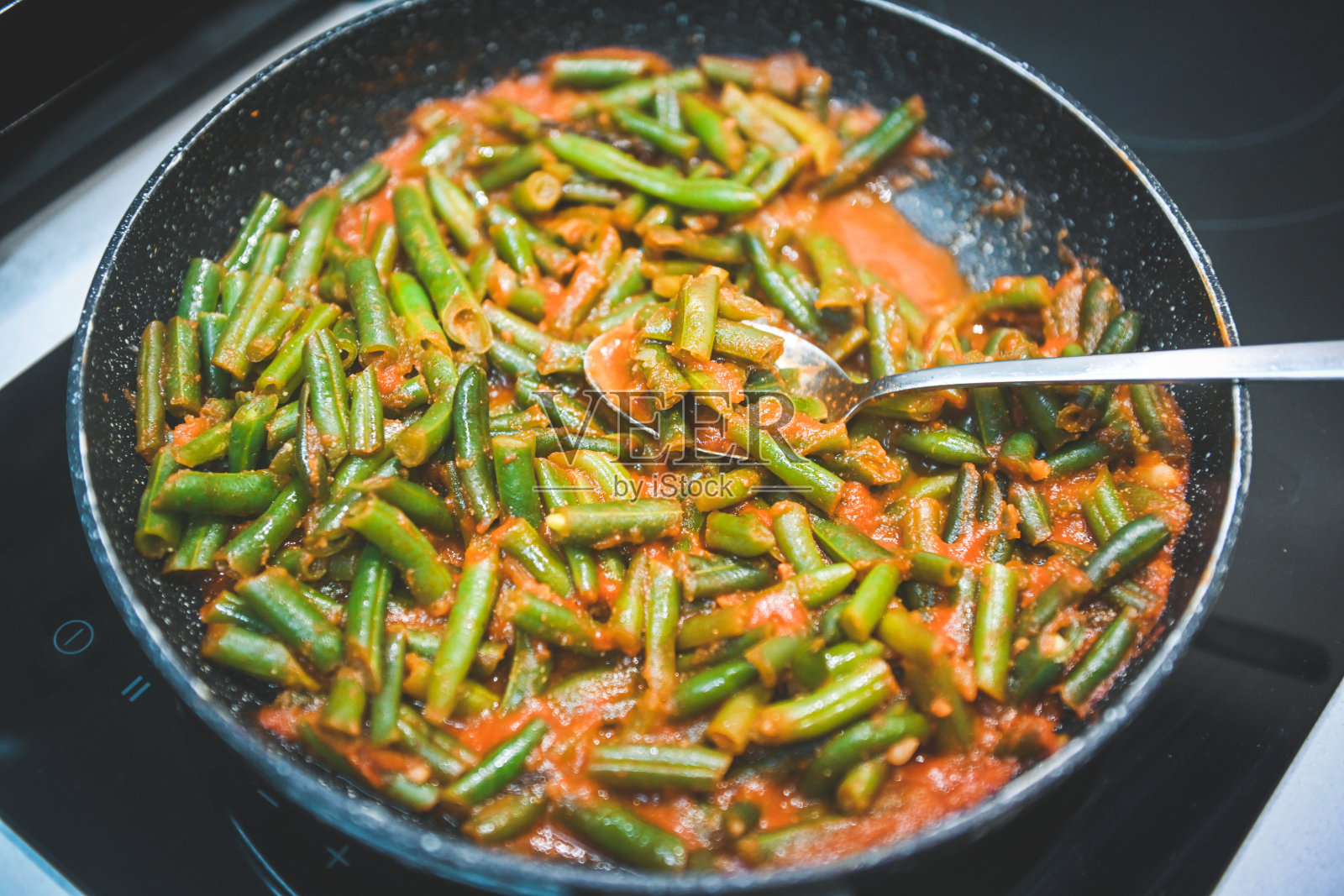 番茄酱炖绿豆照片摄影图片