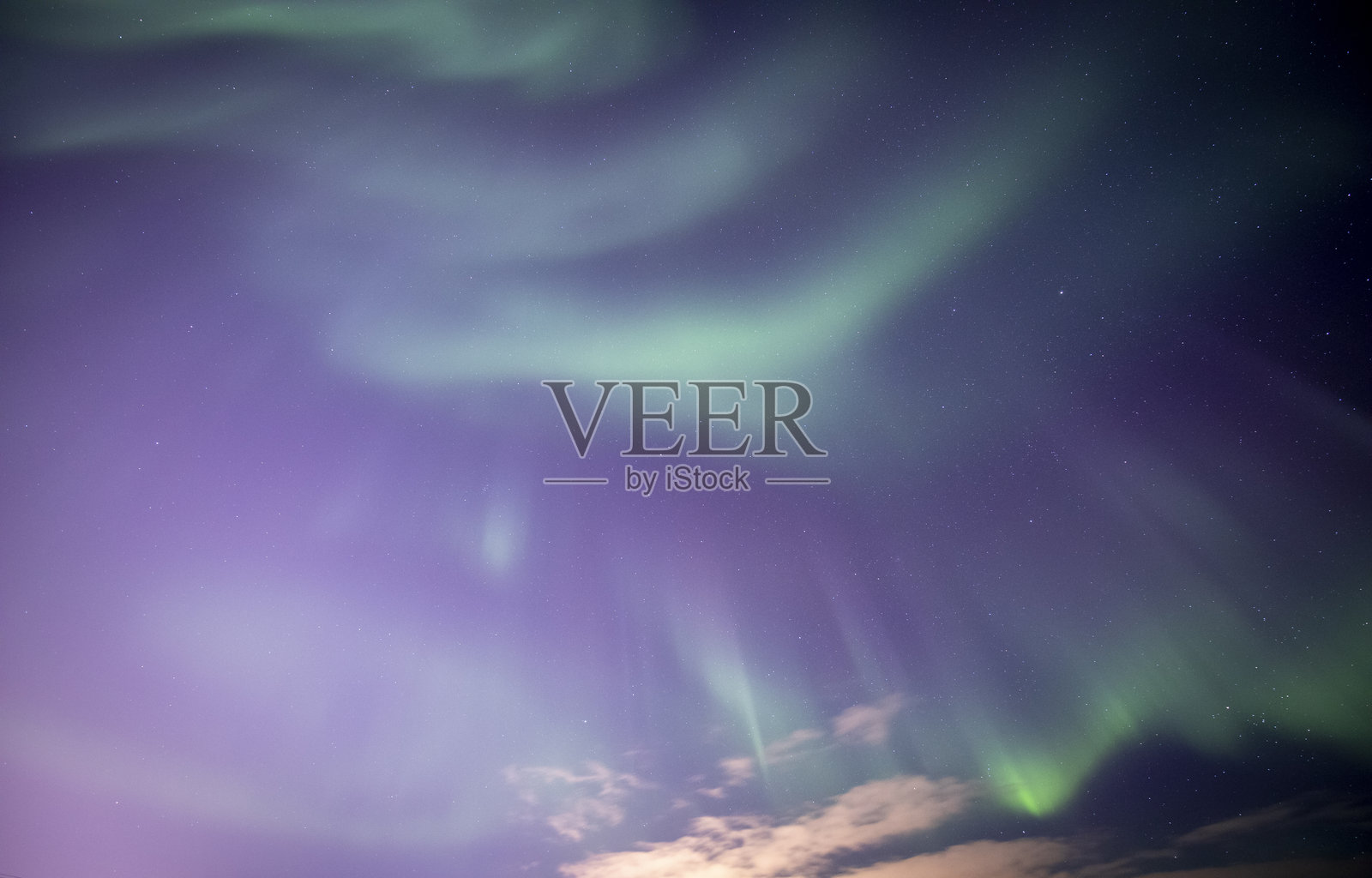 天上的舞蹈:北极光的传说照片摄影图片