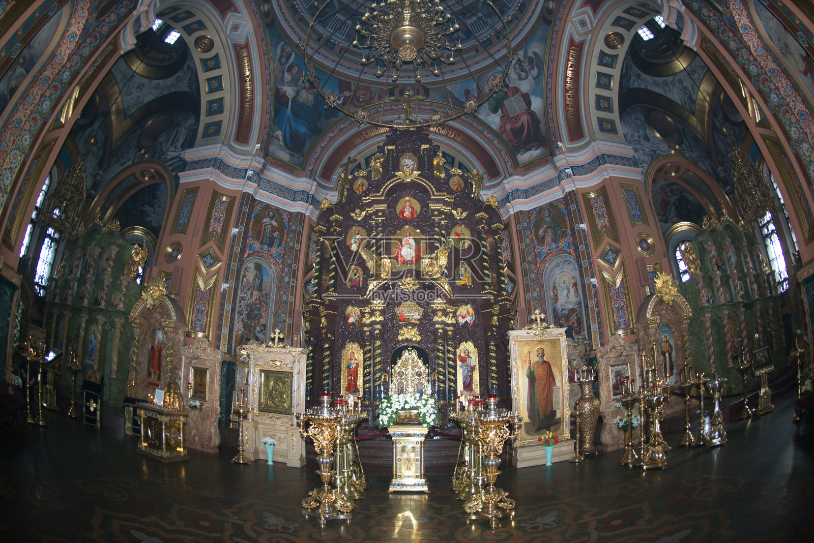 俄罗斯伊尔库茨克市中心的喀山圣母图标大教堂内部照片摄影图片