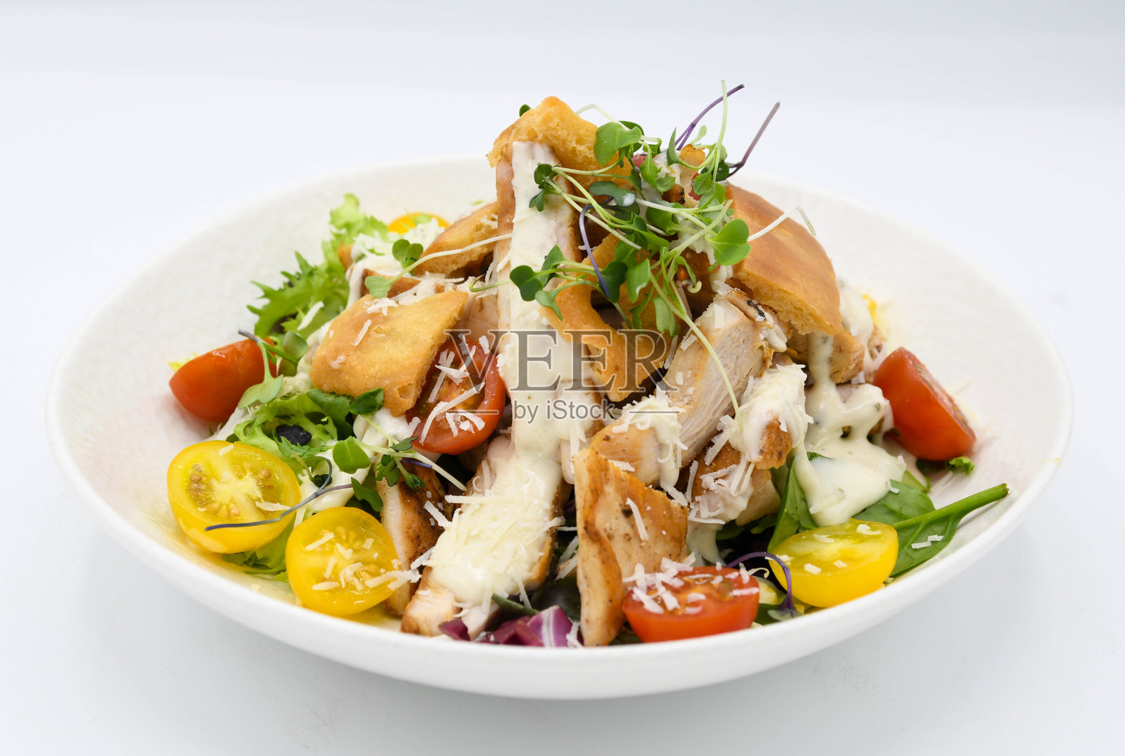 凯撒沙拉配鸡肉和蔬菜照片摄影图片