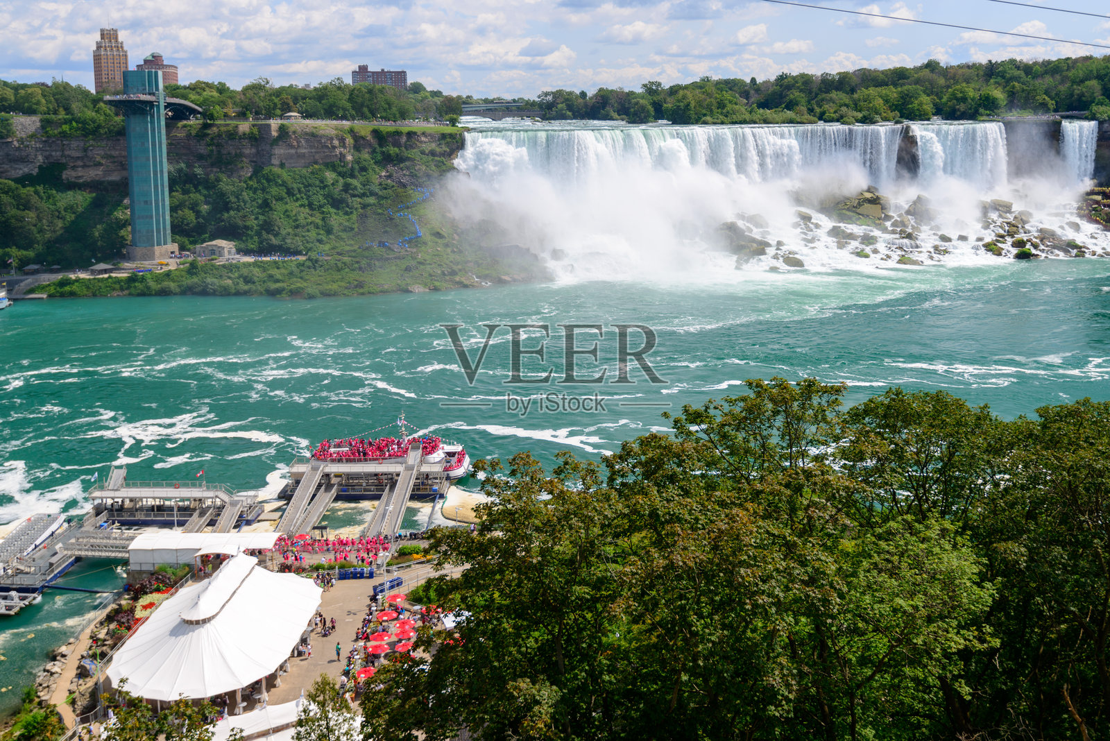 高角度俯瞰海洋与天空照片摄影图片