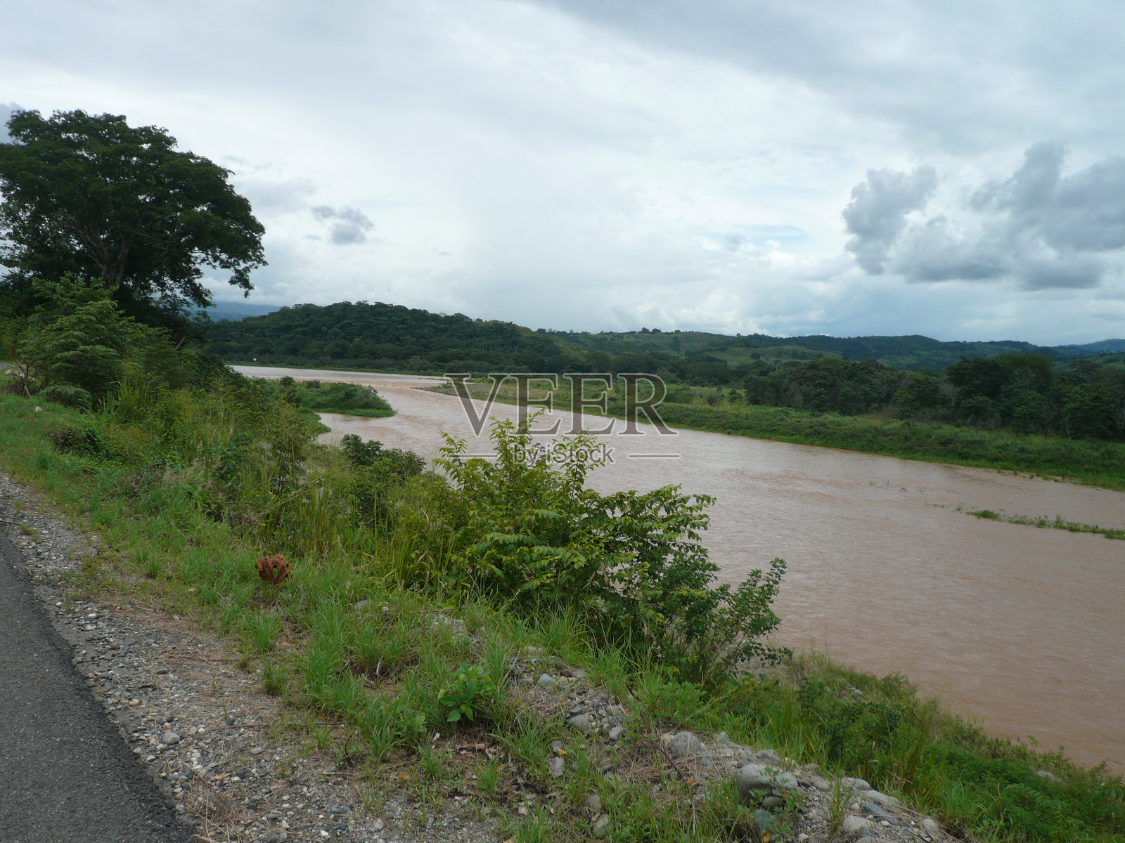 哥斯达黎加的河边照片摄影图片