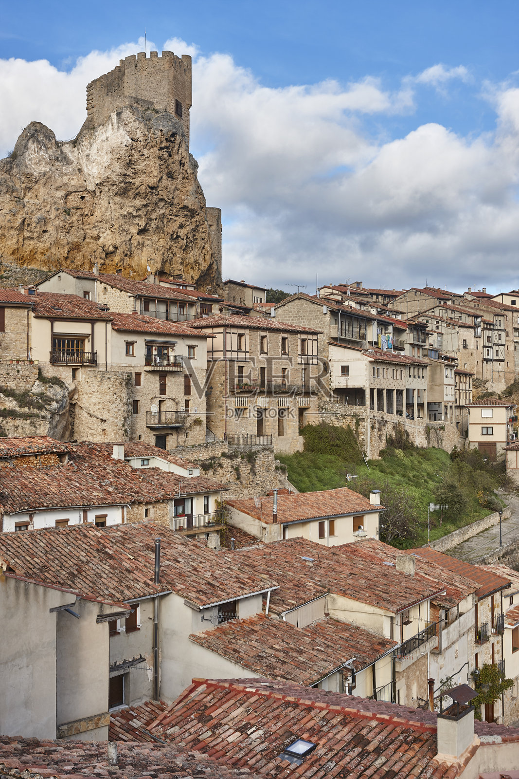 风景如画的中世纪村庄弗里亚斯,布尔戈斯,卡斯蒂利亚和莱昂,西班牙照片摄影图片